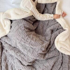 Patura pufoasa Nani Ferreira PP040